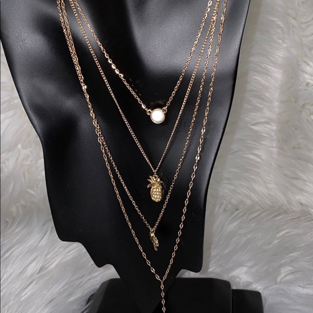 🌺Cute layered necklace🌺 - Picture 3 of 6